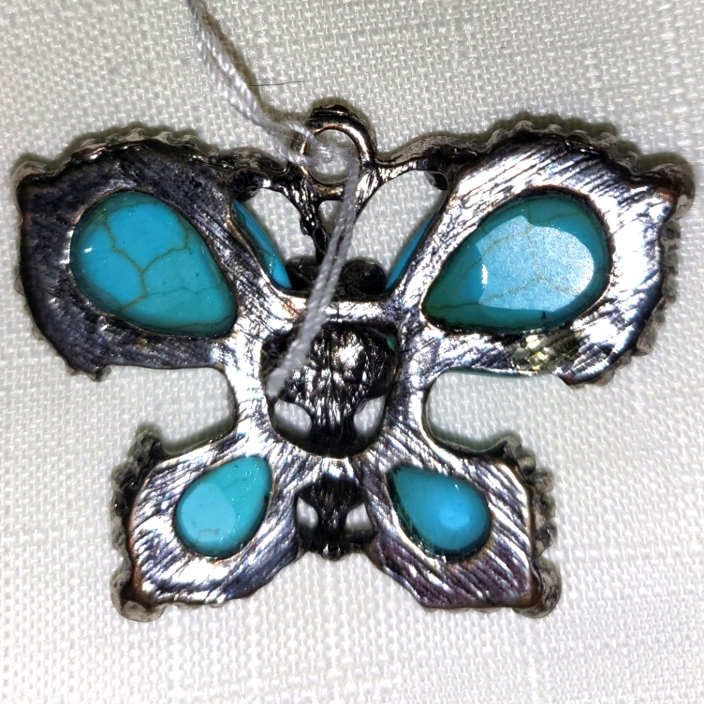 Turquoise butterfly pendant//costume jewelry - Picture 2 of 3